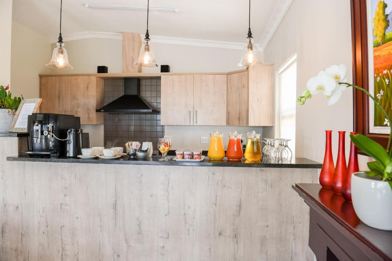 Four Palms Accommodation Дурбанвиль Экстерьер фото
