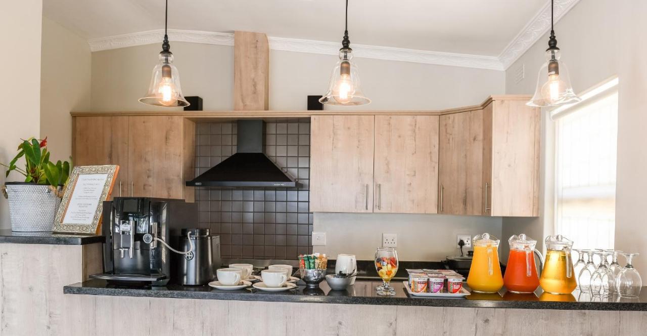 Four Palms Accommodation Дурбанвиль Экстерьер фото