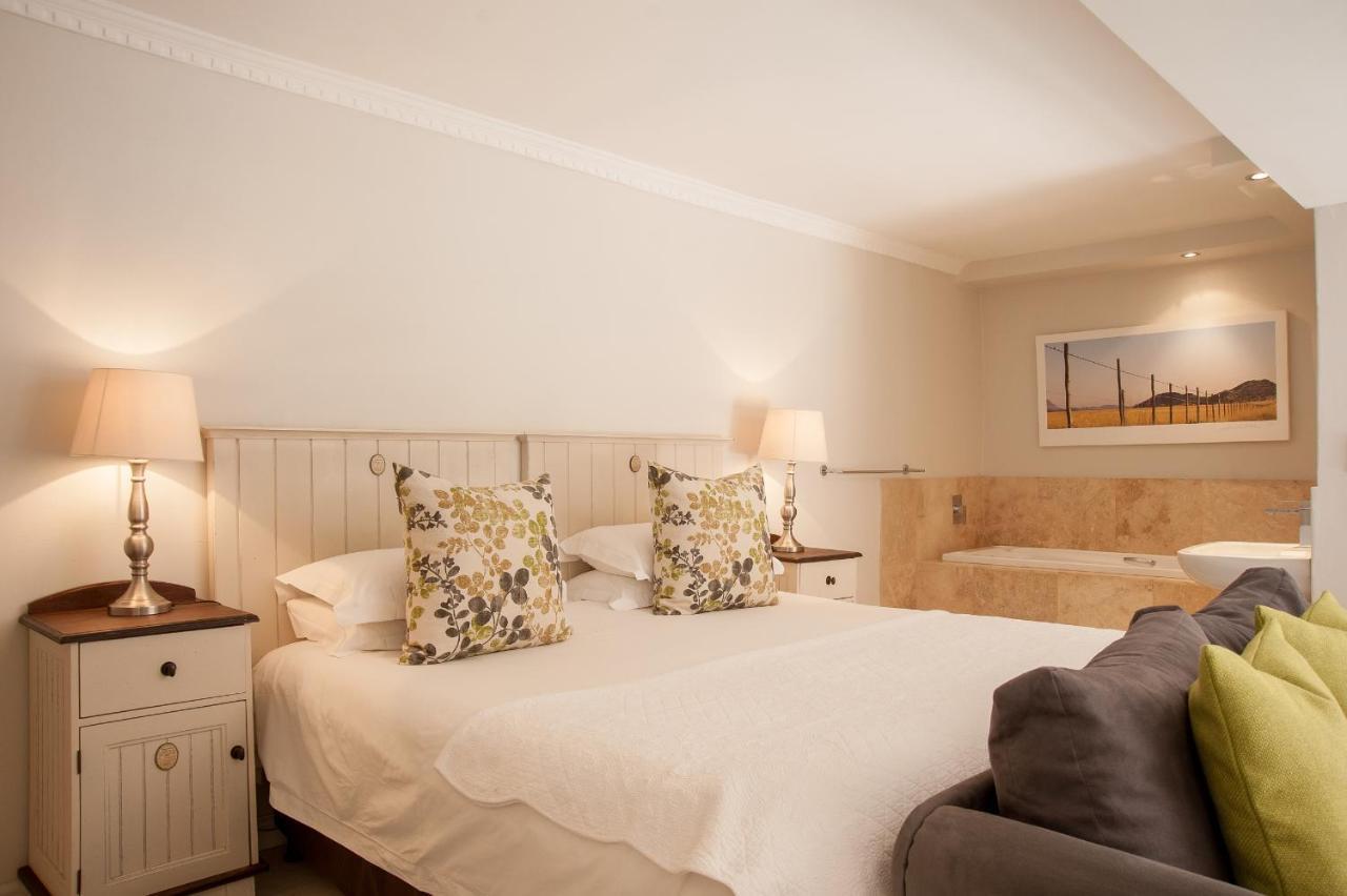 Four Palms Accommodation Дурбанвиль Экстерьер фото