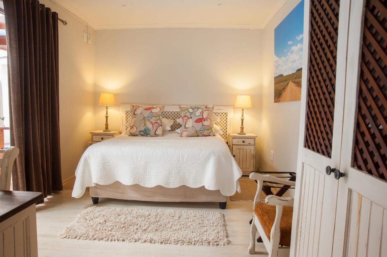 Four Palms Accommodation Дурбанвиль Экстерьер фото